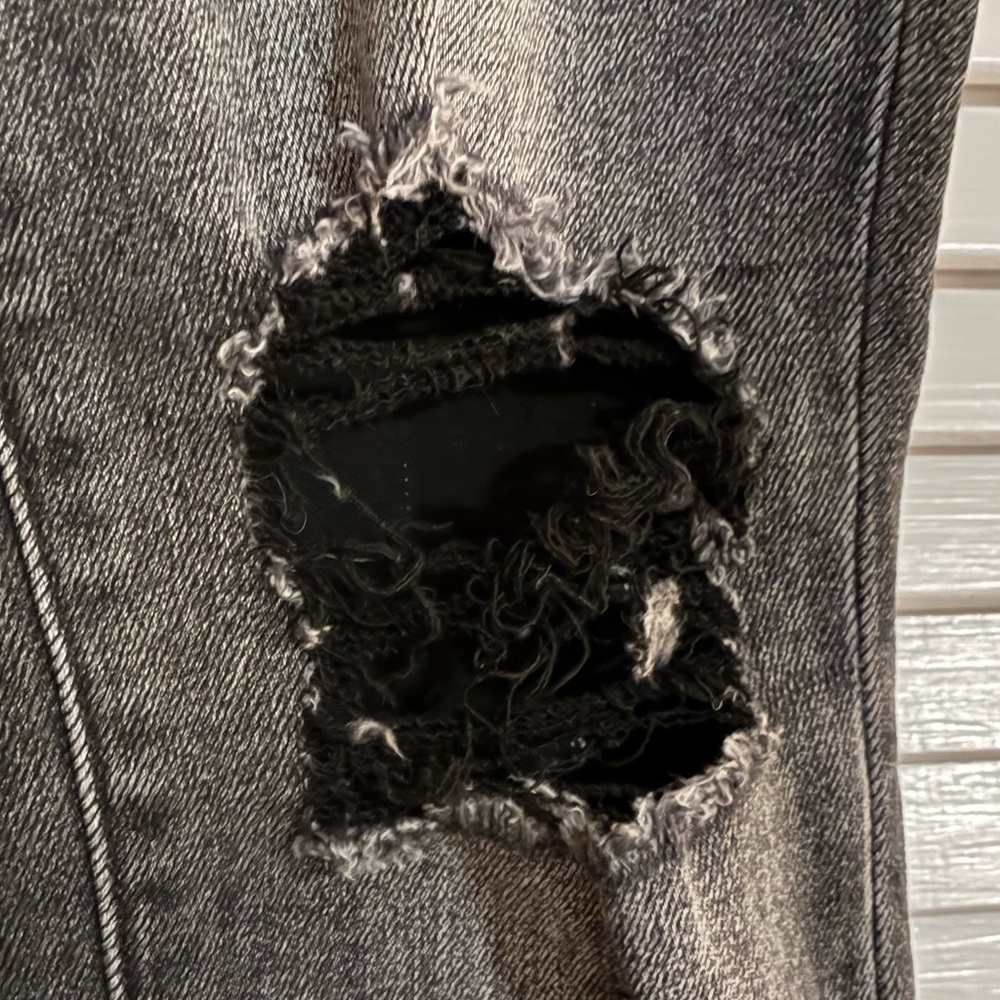 Good American Ripped Gray Jeans - Picture 4 of 6